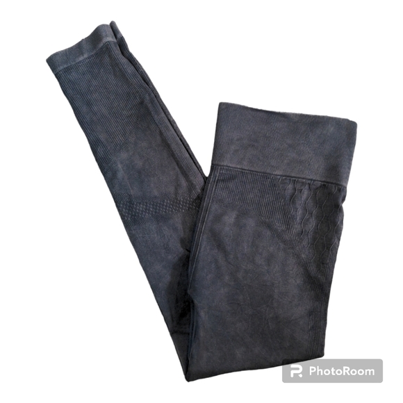 Urbanology Plus Leggings with Moto detail Xtra wide waistband - Picture 2 of 10